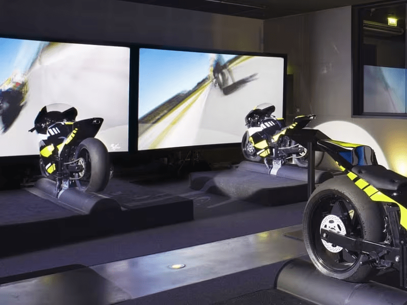 image-10 Idées cadeaux pour les fans d'auto et moto : Offrez-leur le plein de sensations !